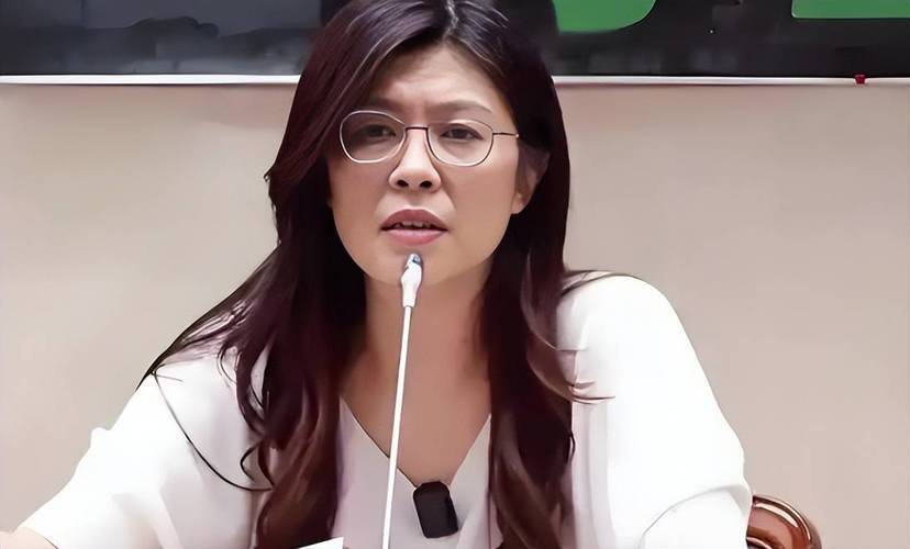 皇冠信用盘会员
_两岸和平统一还远吗?登机赴京前皇冠信用盘会员
,郑丽文公布人事名单,朱立伦回应特殊,不准打破惯例!