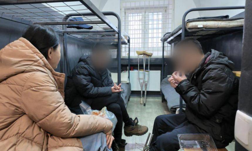 皇冠会员如何申请
_投降没有好下场!被俘朝鲜士兵向韩媒哭诉:遭乌看守围殴皇冠会员如何申请
,快疯了