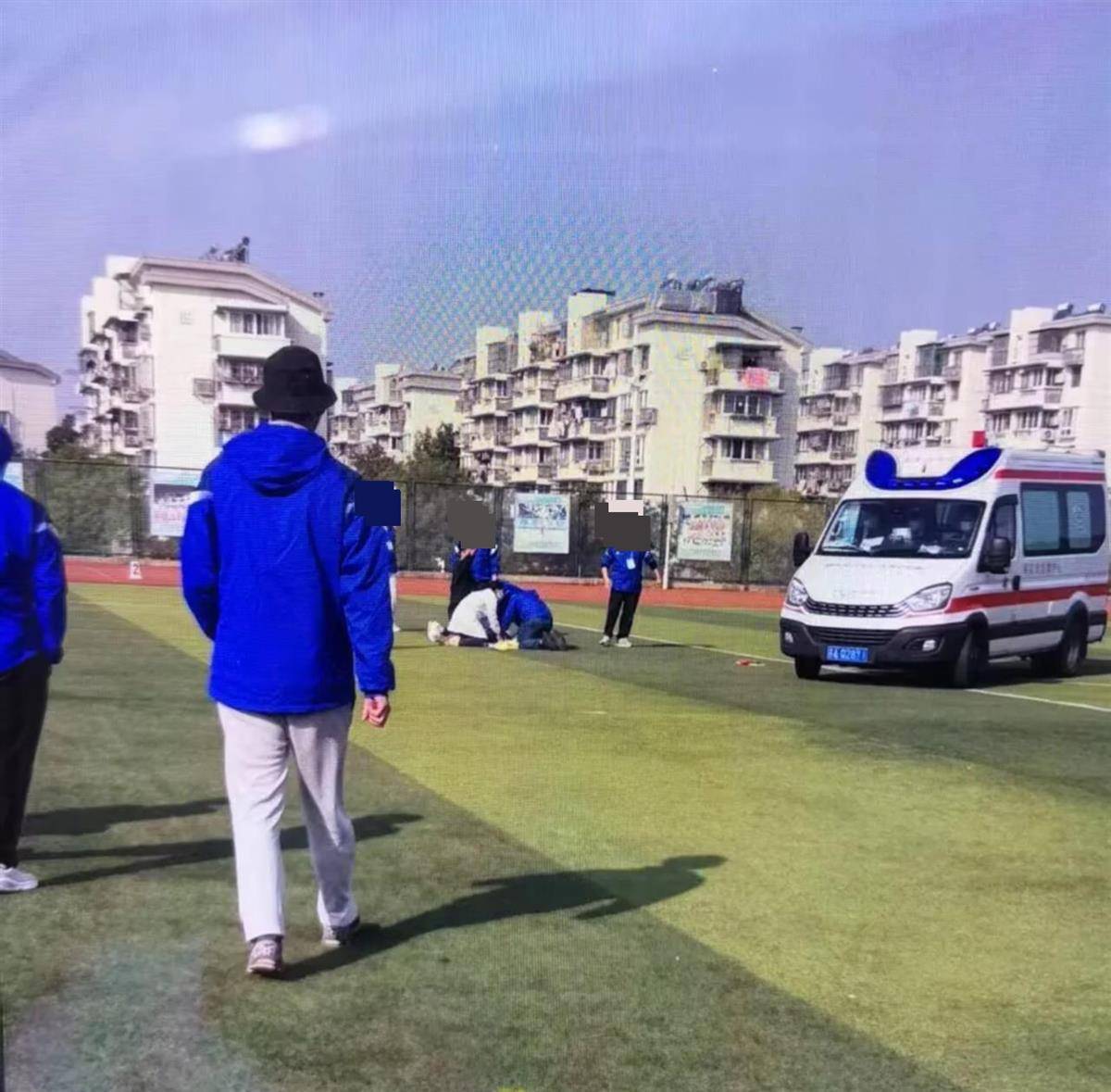 皇冠信用网如何注册
_南京一学生在运动会上跑200米时倒地去世皇冠信用网如何注册
,官方:深感痛心,已与亲属沟通妥善处理