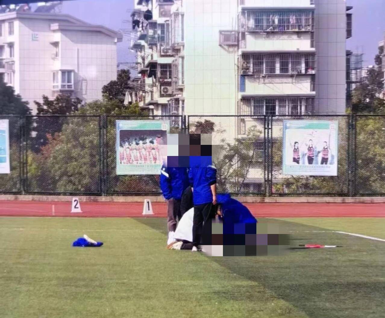 皇冠信用网如何注册
_南京一学生在运动会上跑200米时倒地去世皇冠信用网如何注册
,官方:深感痛心,已与亲属沟通妥善处理