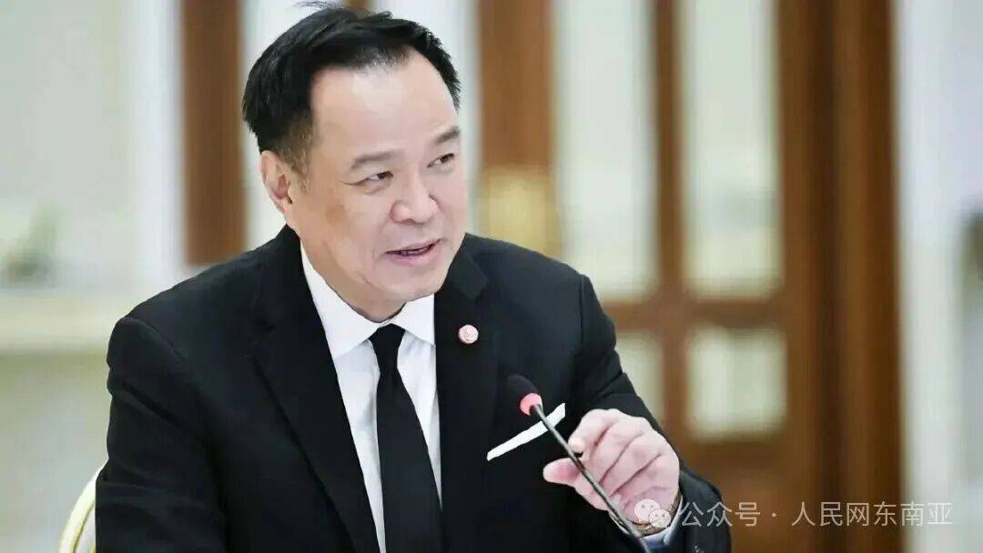 世界杯皇冠信用盘平台
_泰国总理阿努廷随国王访华期间接到特朗普来电