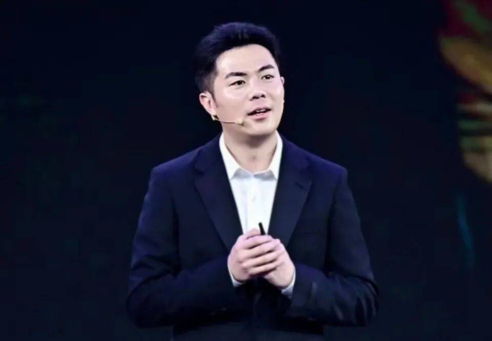 皇冠信用盘登3出租
_霸王茶姬创始人和“最美光二代”联姻