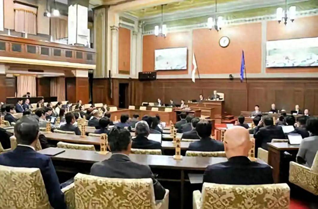 皇冠信用網出租
_日本正式通过决议皇冠信用網出租
,要求薛剑总领事公开道歉!12月高市早苗还要办一桩大事