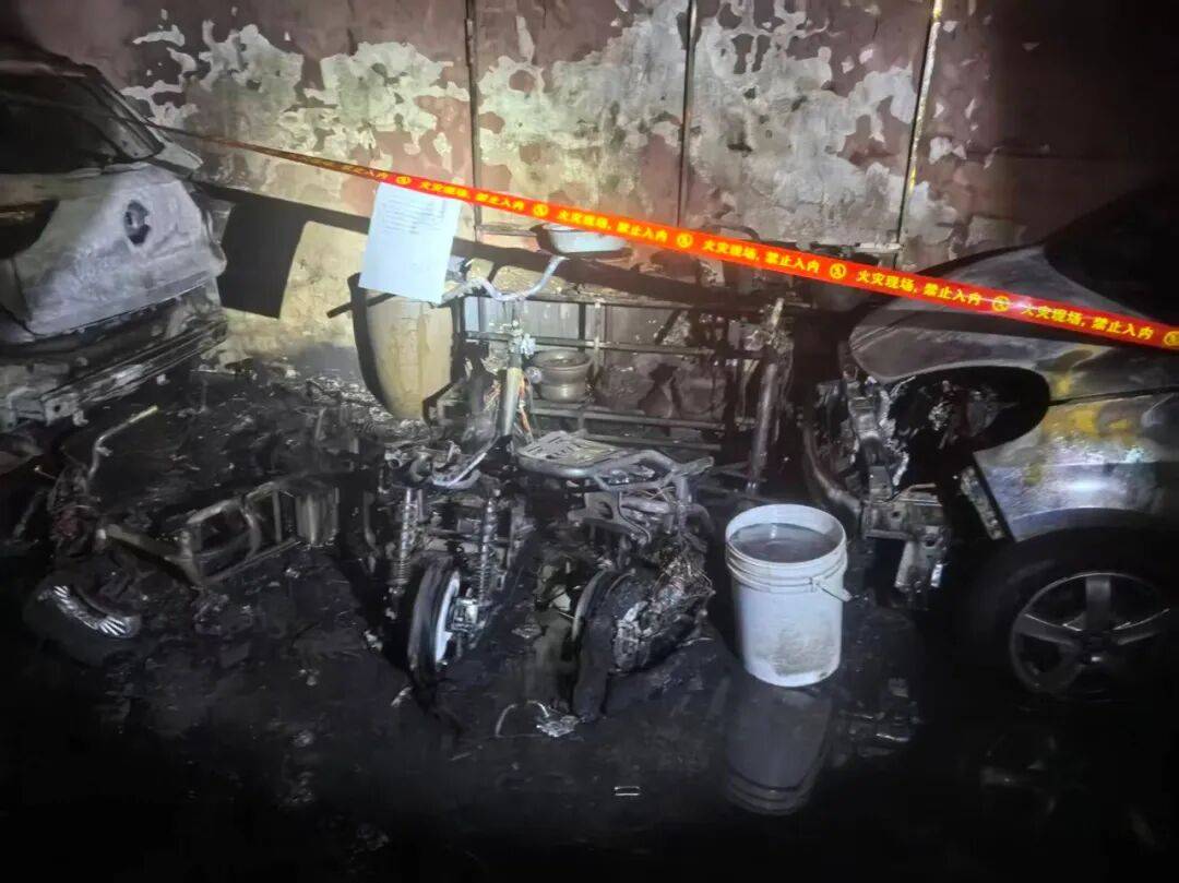 皇冠会员网址
_集中曝光皇冠会员网址
!郑州市2025年11月共发生13起电动自行车火灾!