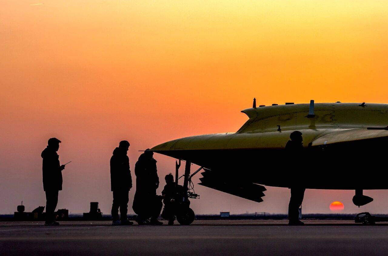 皇冠信用網出租足球
_重大突破皇冠信用網出租足球
！彩虹-7高空高速隐身无人机成功首飞