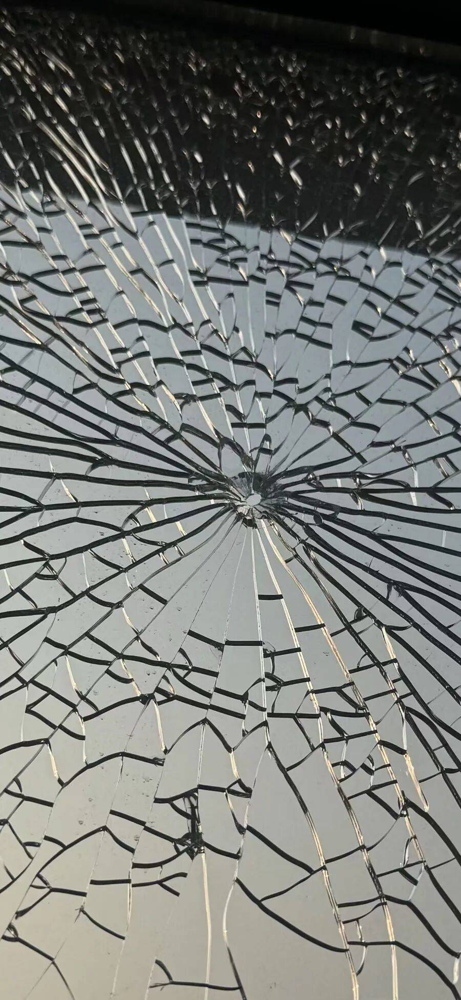 哥伦比亚乙组联赛_上海警方：一男子为图好玩哥伦比亚乙组联赛，多次严重威胁居民人身财产安全，已刑拘