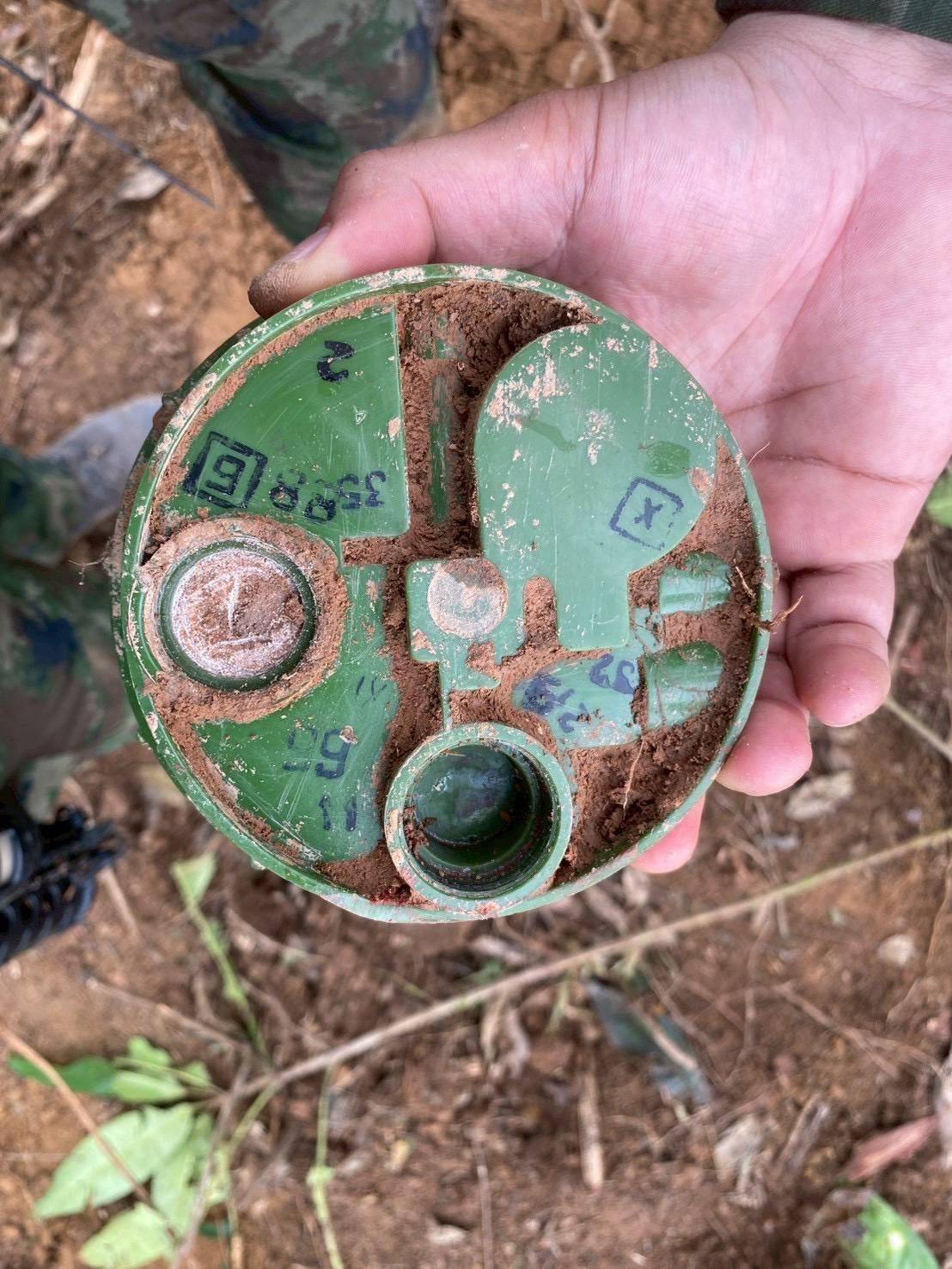 德岛漩涡vs秋田蓝色闪电_不给洪森父子拼命德岛漩涡vs秋田蓝色闪电，柬军跑了：泰国缴获中械摆一地，越南武器参战