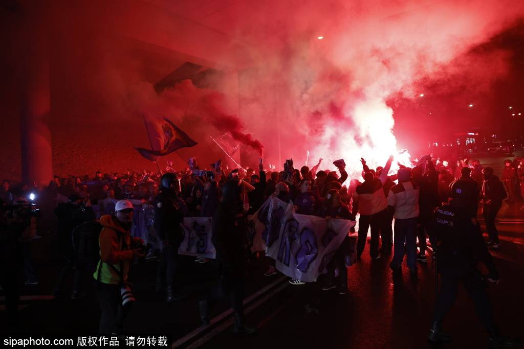 皇冠信用網登2登3
_库巴西:“皇冠信用網登2登3
我们必须继续沿着这条路走”——巴萨大胜毕尔巴鄂竞技晋级超级杯决赛